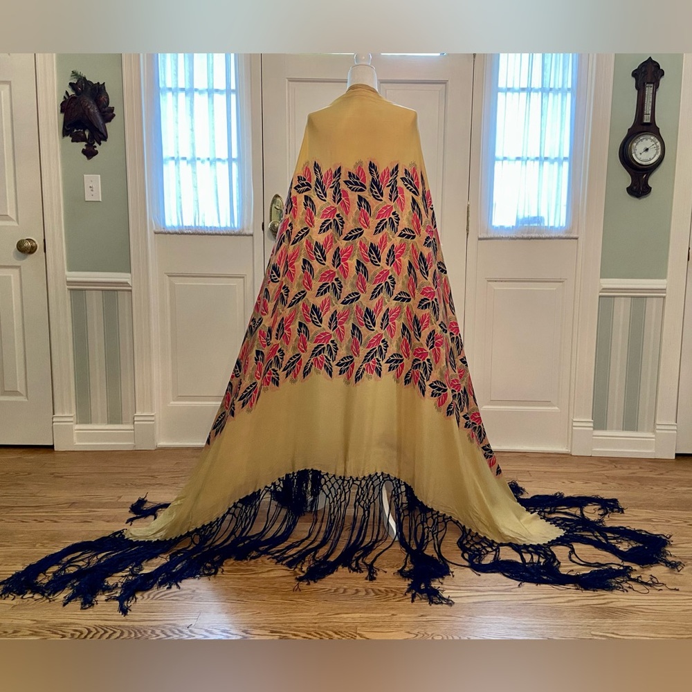 Vintage 1920s Art Deco Floral Silk Fringe Shawl Flapper Piano HUGE Coat Jacket